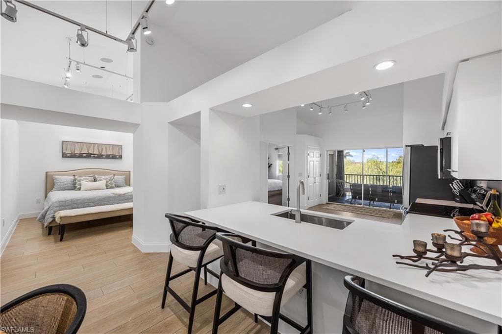 28871 Bermuda Lago CT 304-10