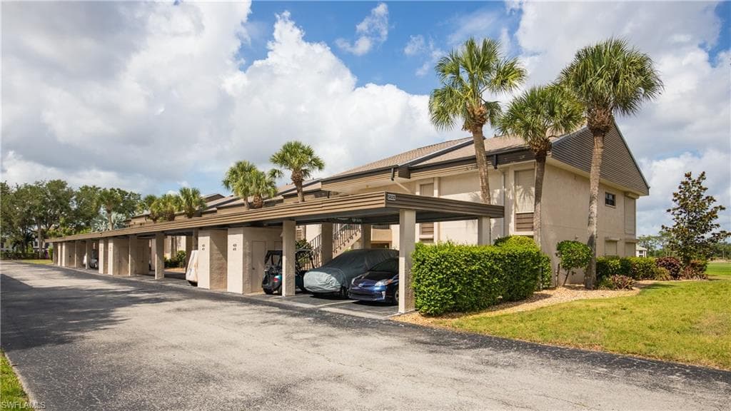 5825 Trailwinds DR 425-27