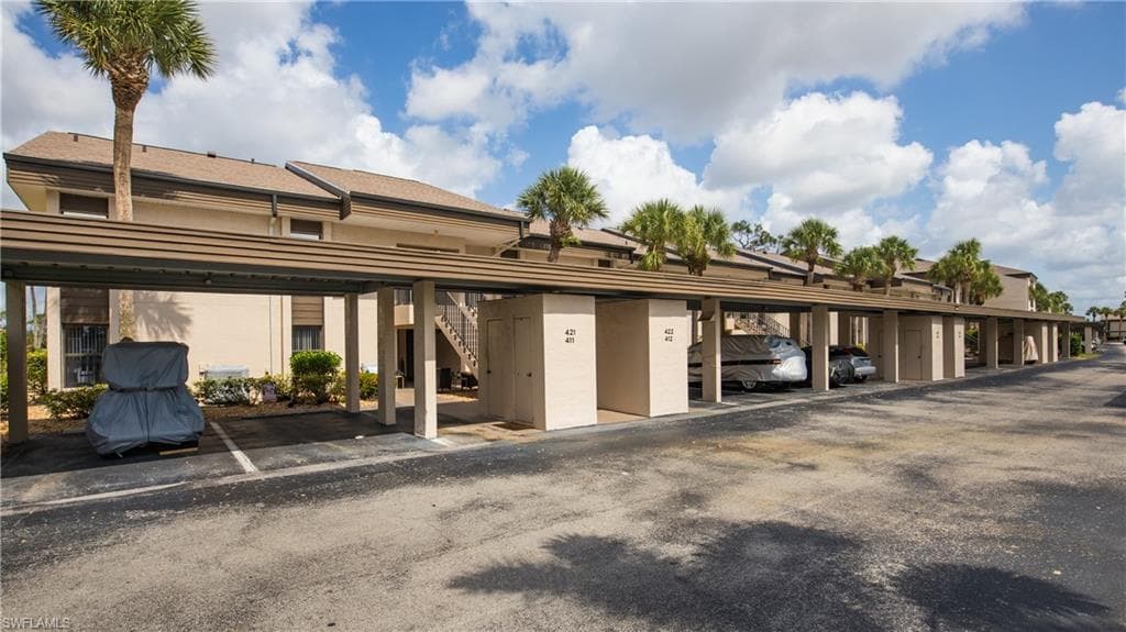 5825 Trailwinds DR 425-28
