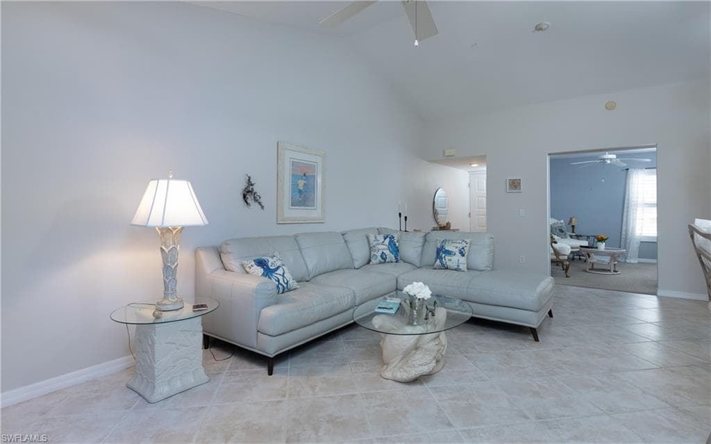5825 Trailwinds DR 425-5