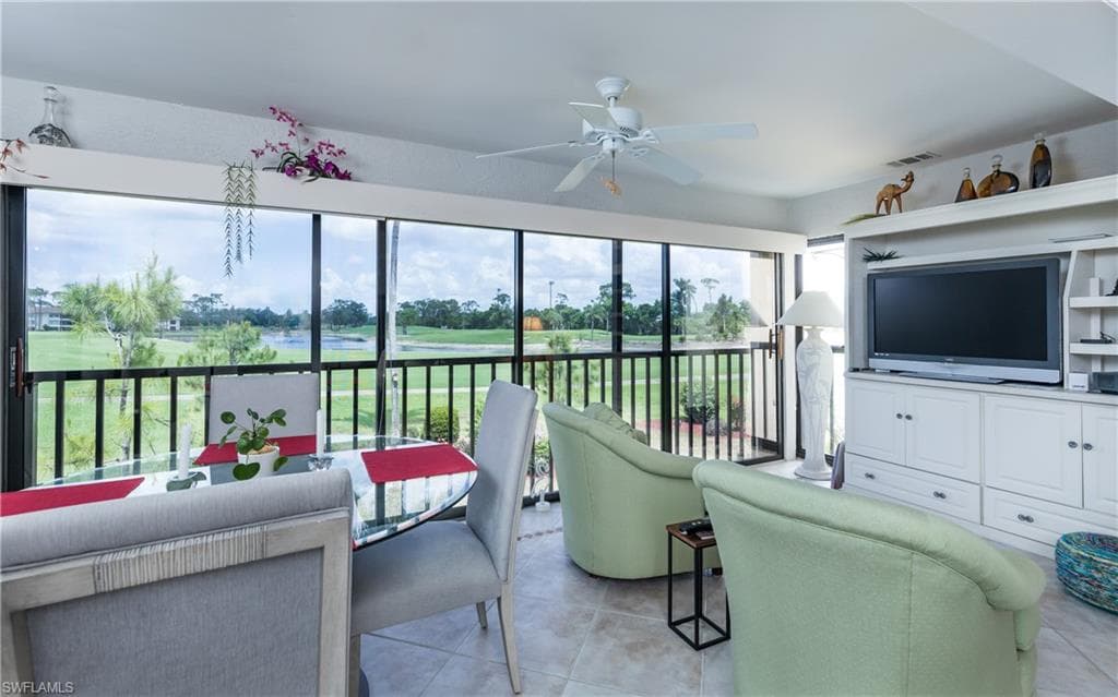 5825 Trailwinds DR 425-9
