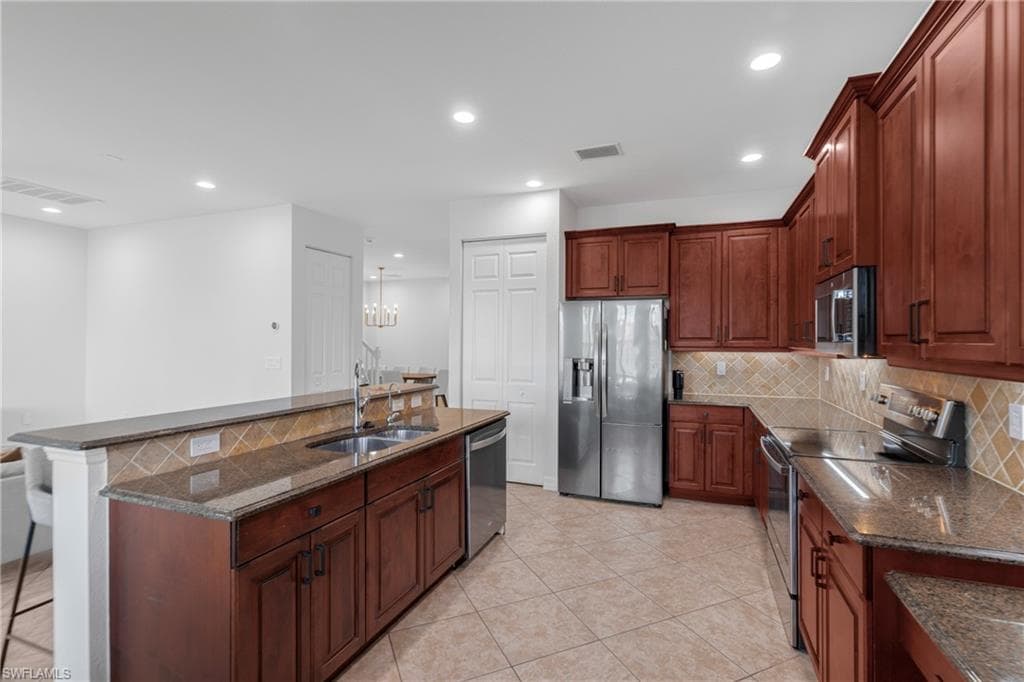 10487 Winged Elm LN-6