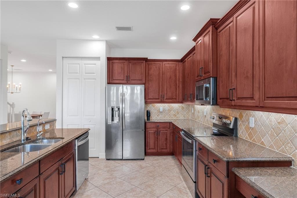 10487 Winged Elm LN-7
