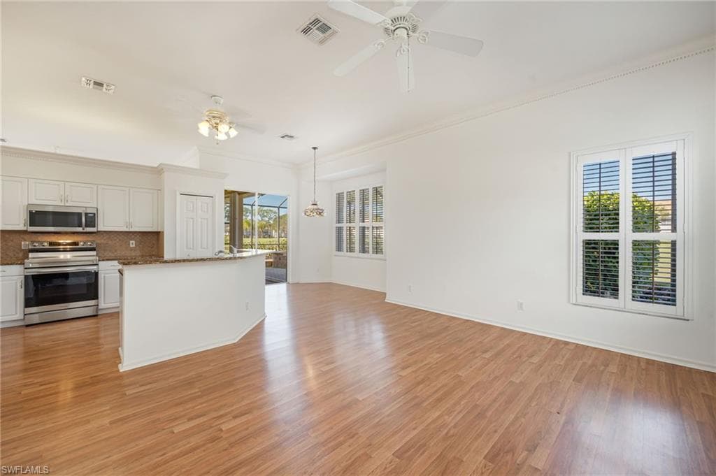 3733 Royal Wood BLVD-16