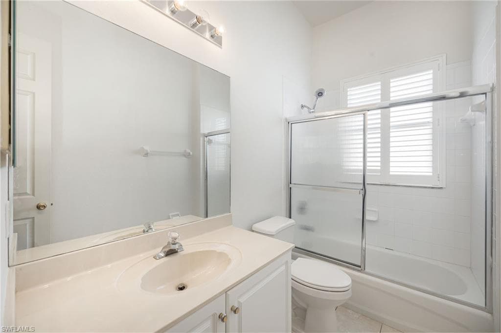 3733 Royal Wood BLVD-25