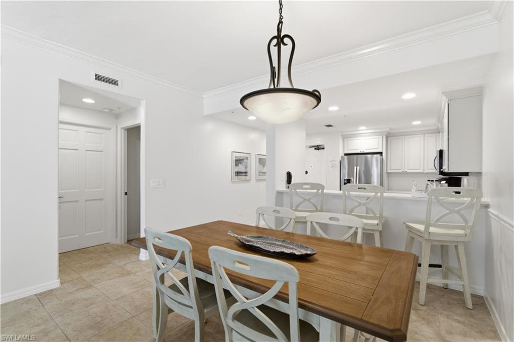 221 9th ST S 207-12