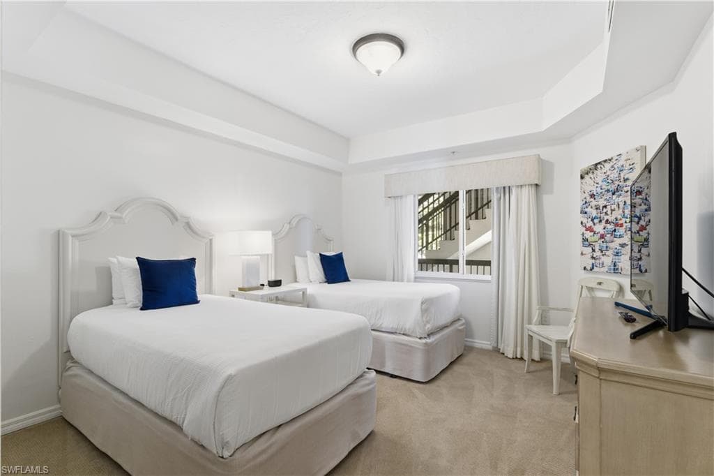 221 9th ST S 207-22