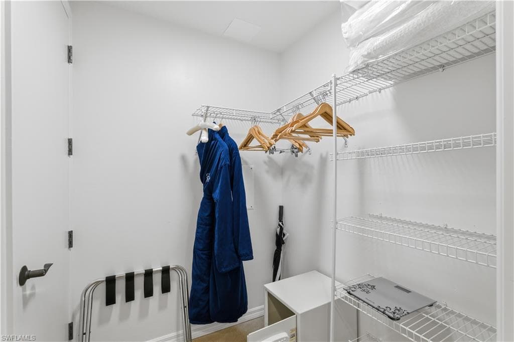 221 9th ST S 207-24