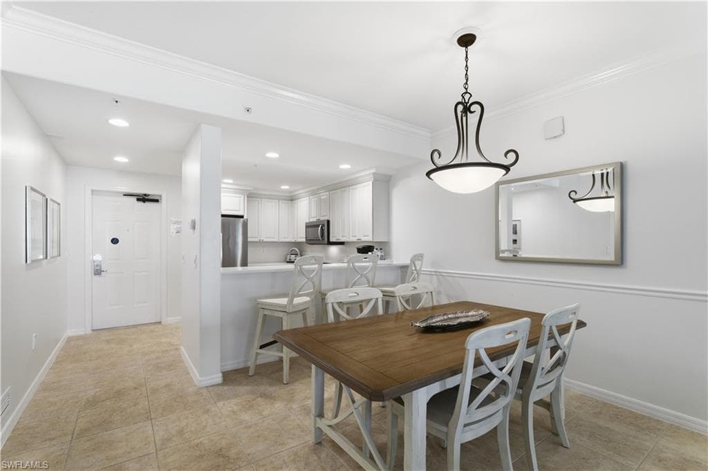 221 9th ST S 207-11