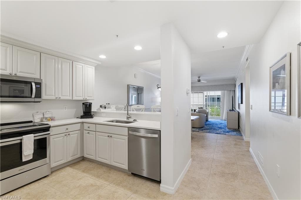 221 9th ST S 207-19
