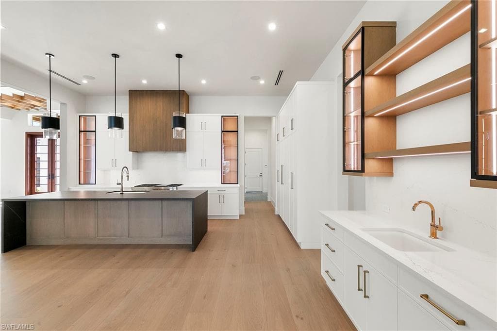 2309 Anthony CT-9