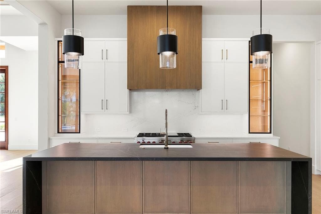 2309 Anthony CT-8