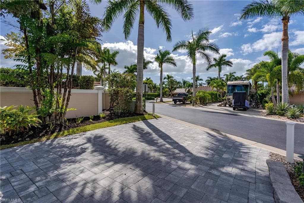 13547 Snook CIR-24
