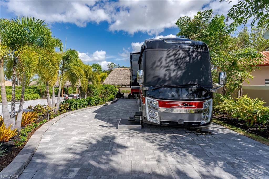 13547 Snook CIR-33