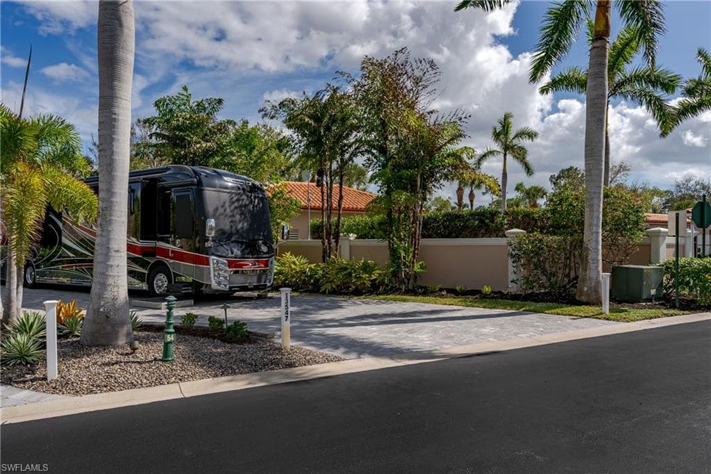 13547 Snook CIR-29
