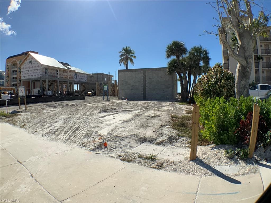 700 Estero BLVD-2