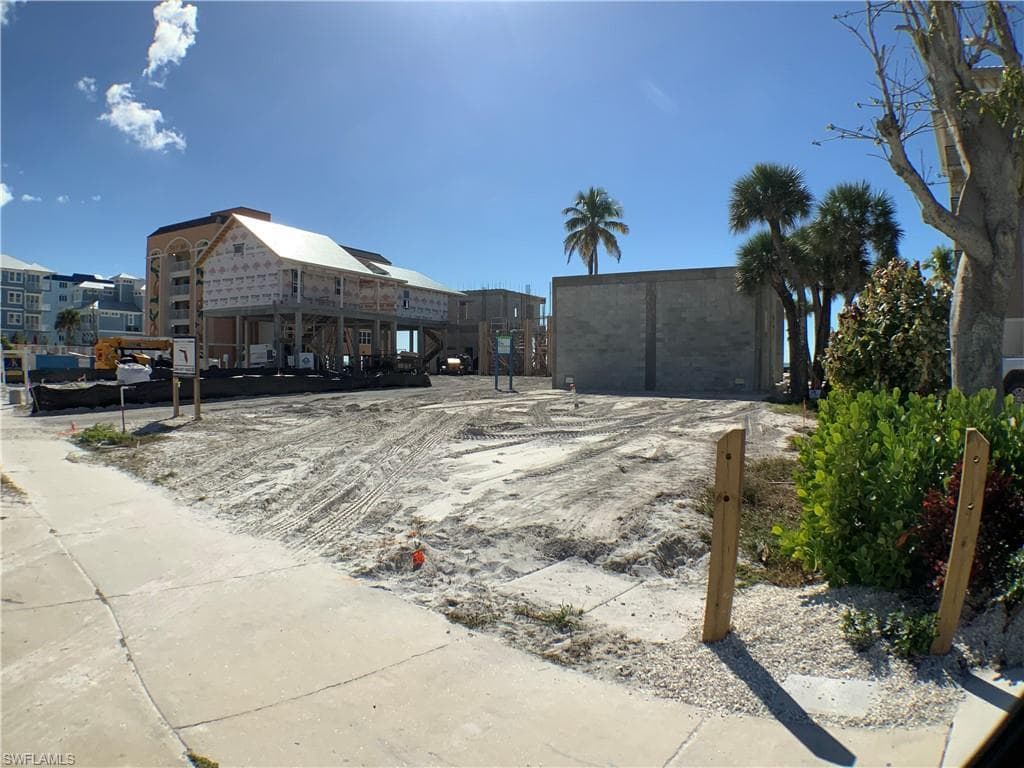 700 Estero BLVD-11