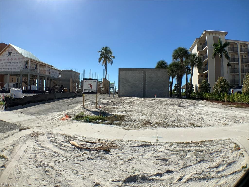 700 Estero BLVD-4