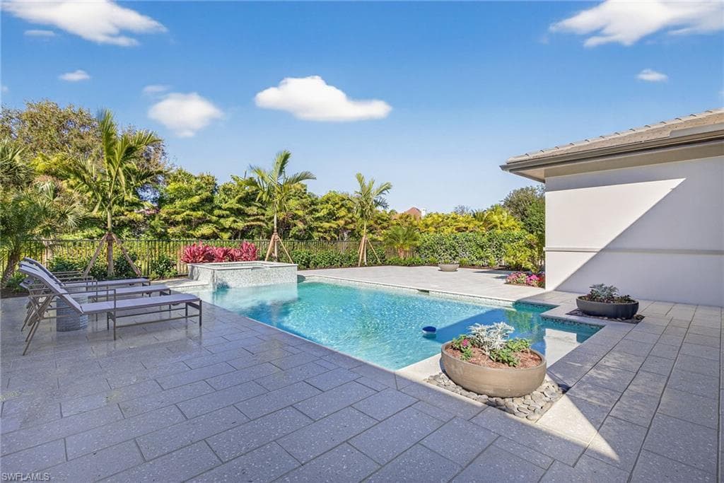 2051 Cambridge Park DR-39