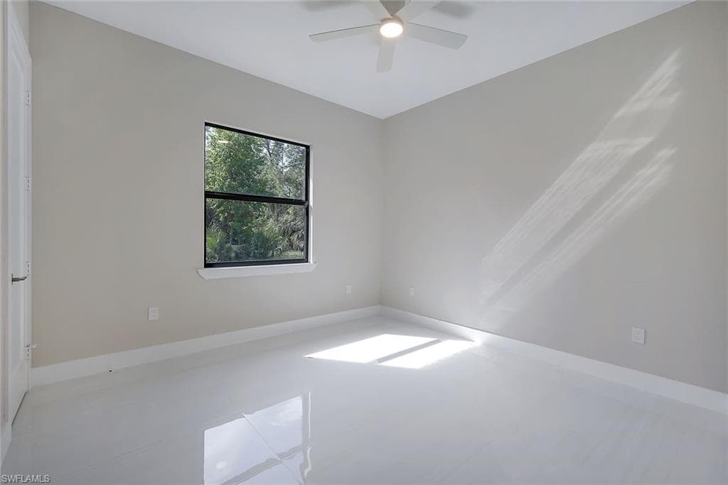 3632 3rd AVE SW-18