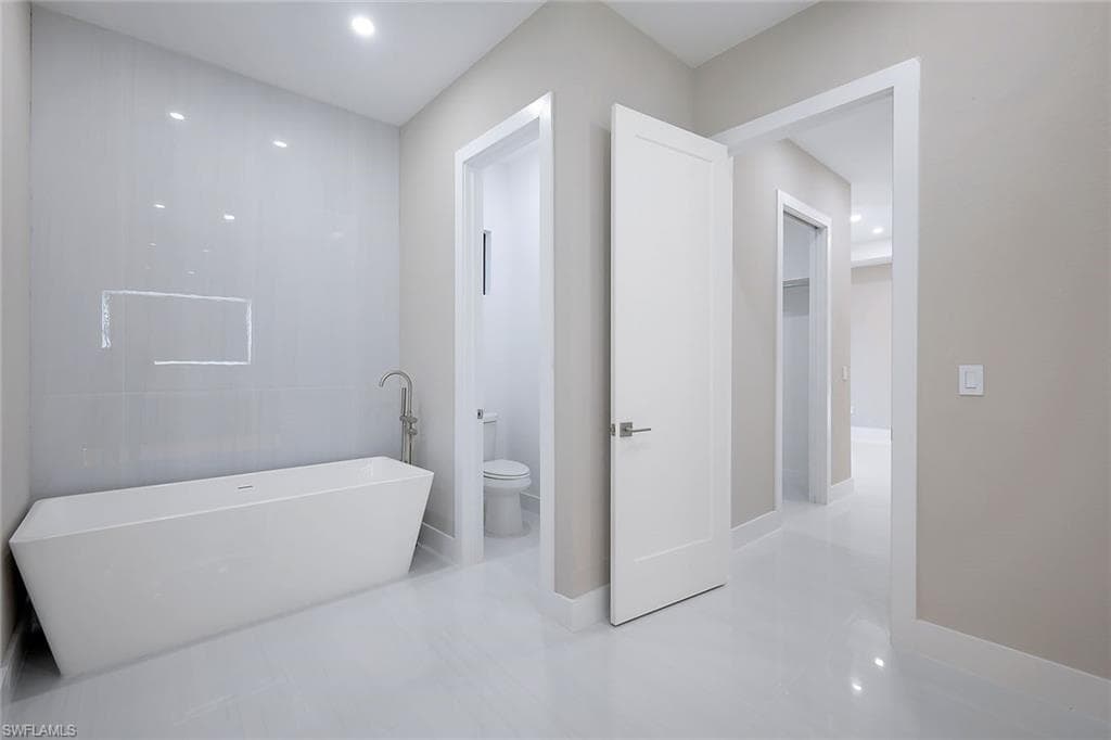 3632 3rd AVE SW-15