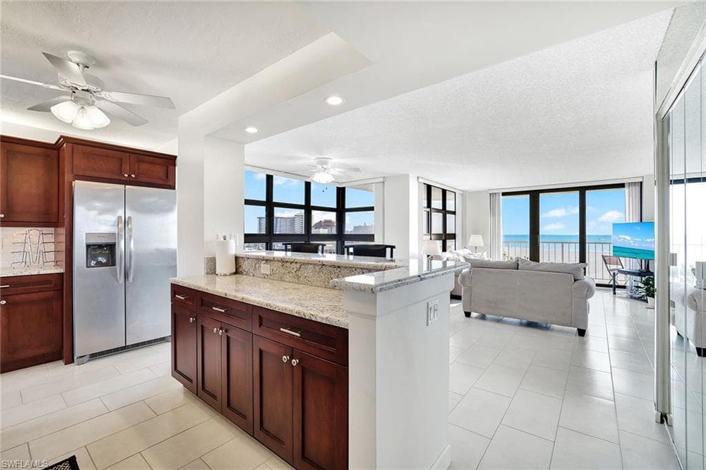 260 Seaview CT 906-17