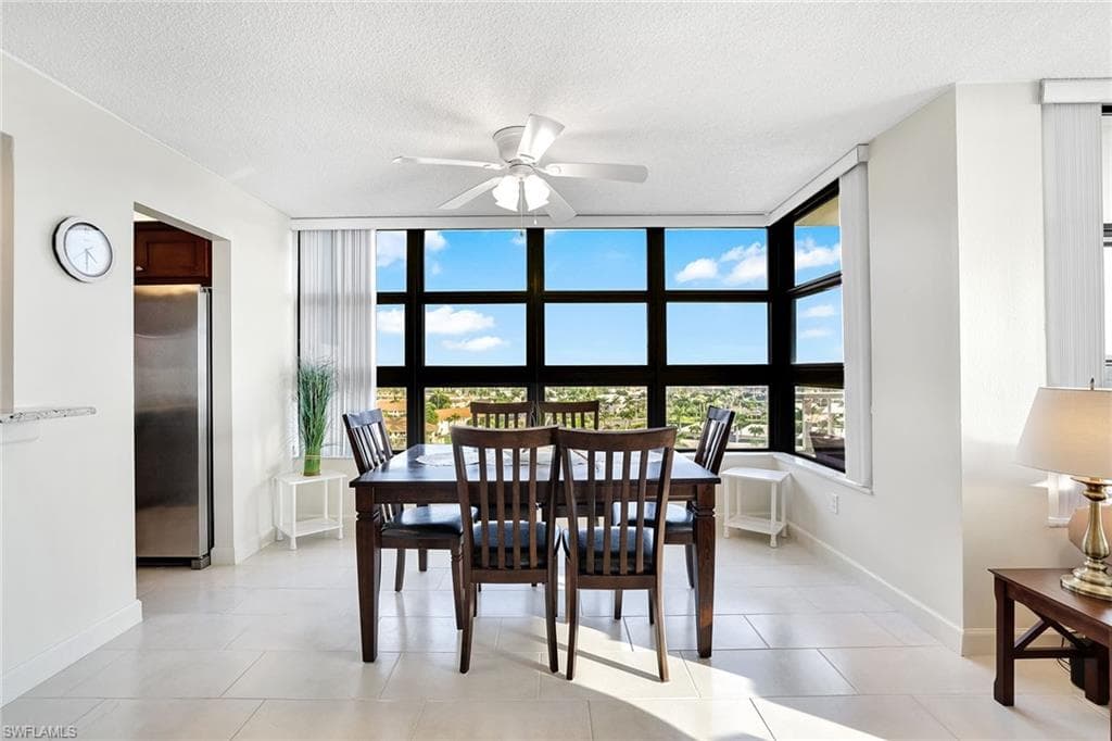 260 Seaview CT 906-14
