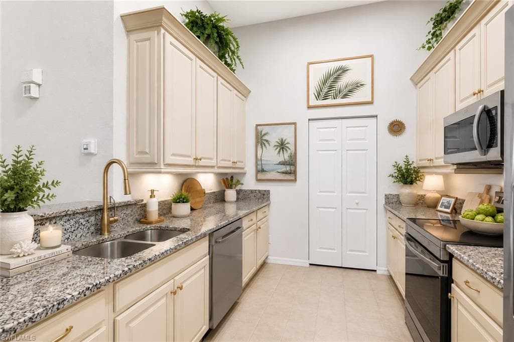 27107 Matheson AVE 204-3