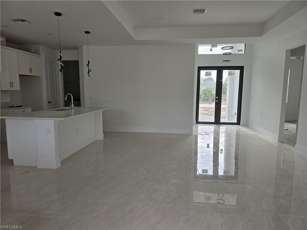 728 La Plata AVE-9