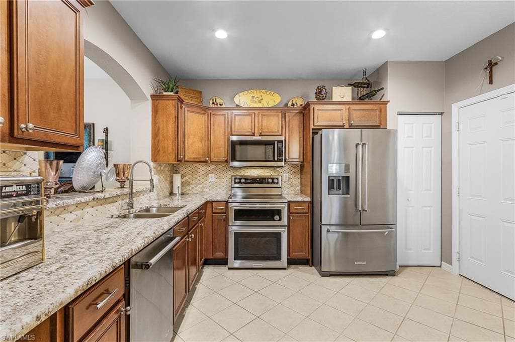 3331 Dandolo CIR-6