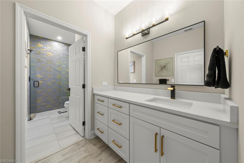 15520 Greenock LN-21