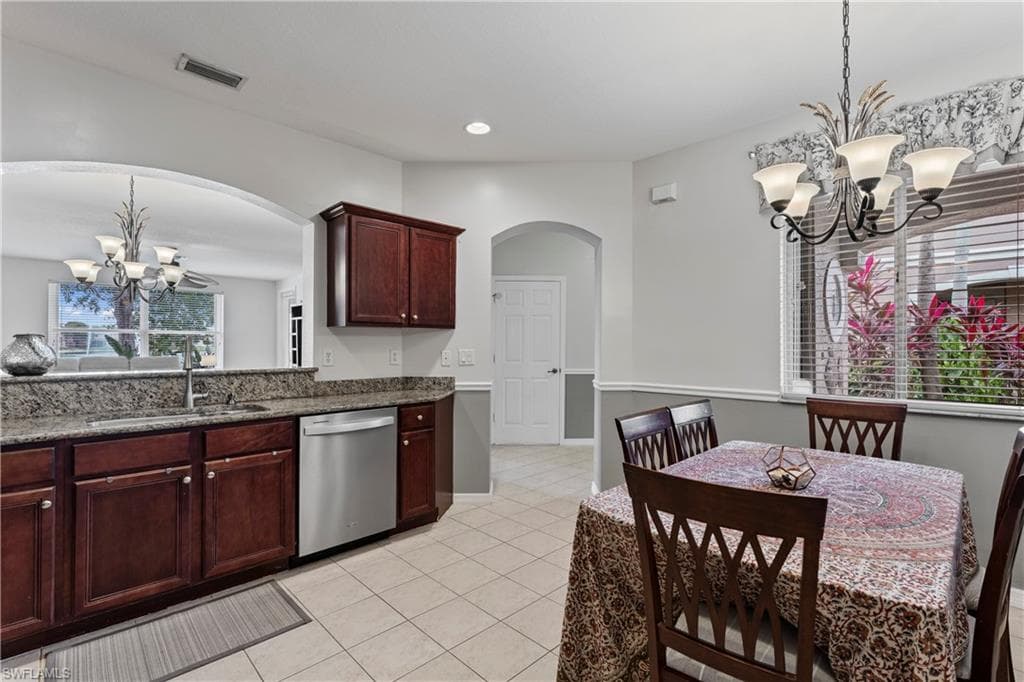 9544 Roundstone CIR-12