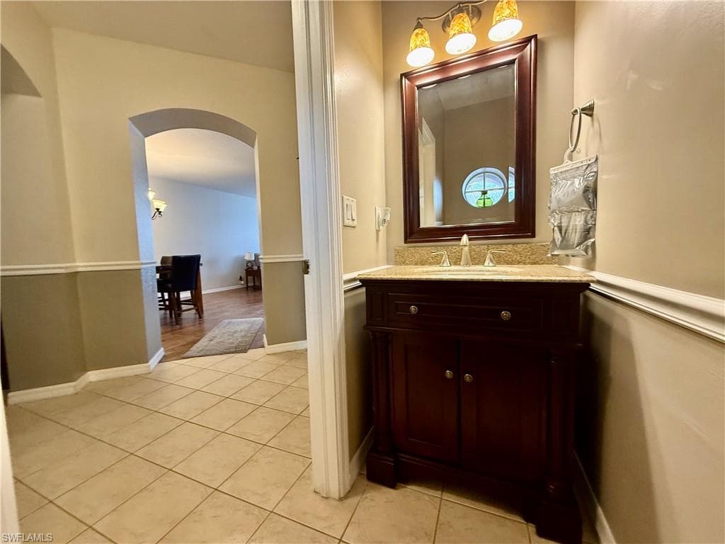 9544 Roundstone CIR-9