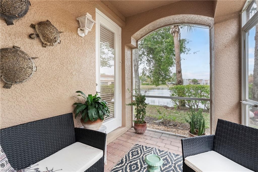 9544 Roundstone CIR-18