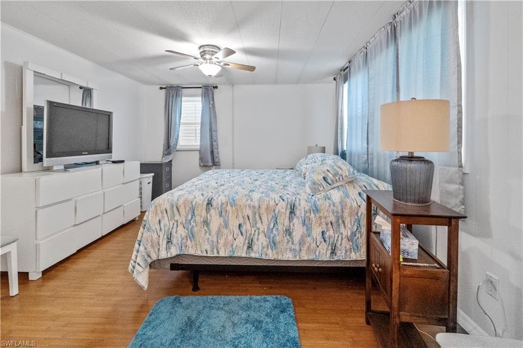 17 Saint Raphael DR-23
