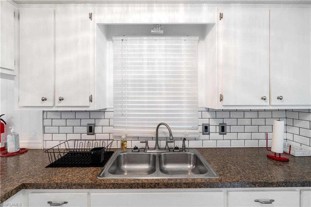 17 Saint Raphael DR-13