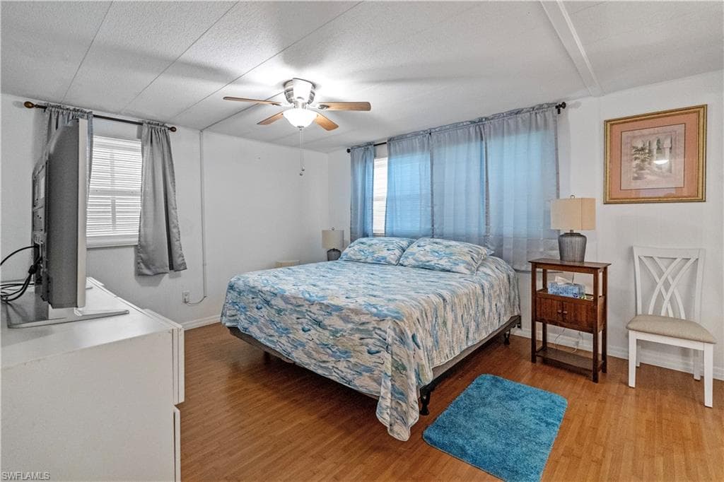 17 Saint Raphael DR-22