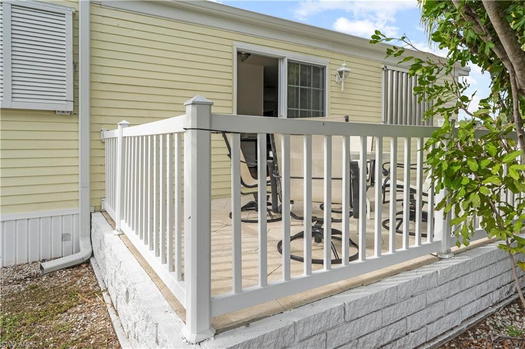 17 Saint Raphael DR-38