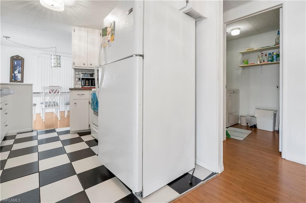 17 Saint Raphael DR-11
