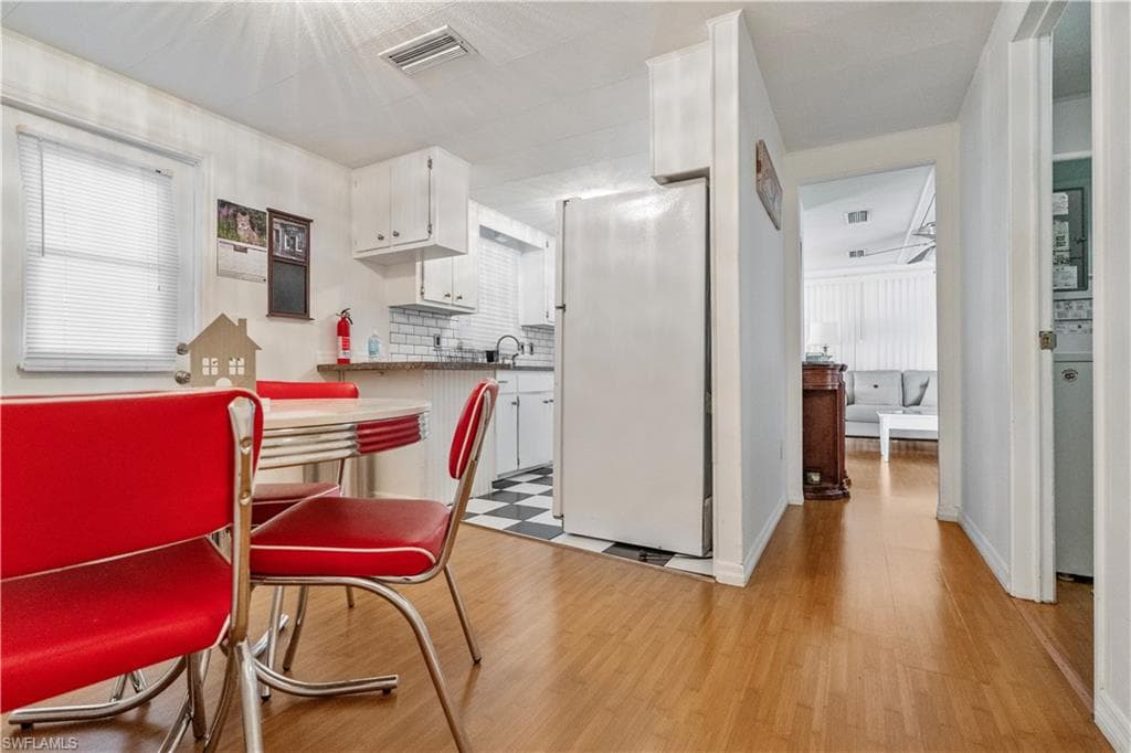 17 Saint Raphael DR-19