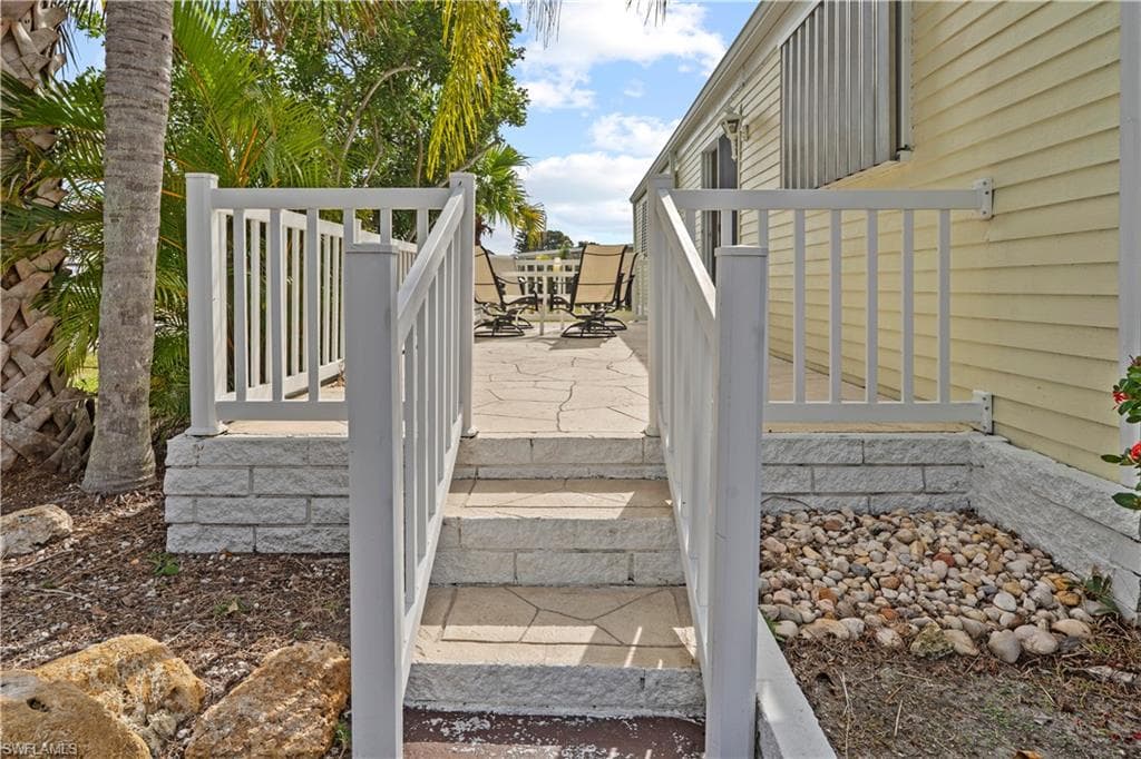 17 Saint Raphael DR-40