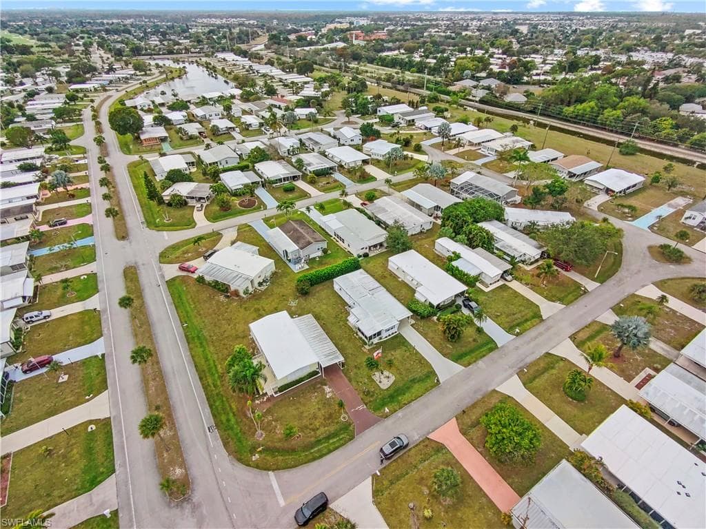 17 Saint Raphael DR-31