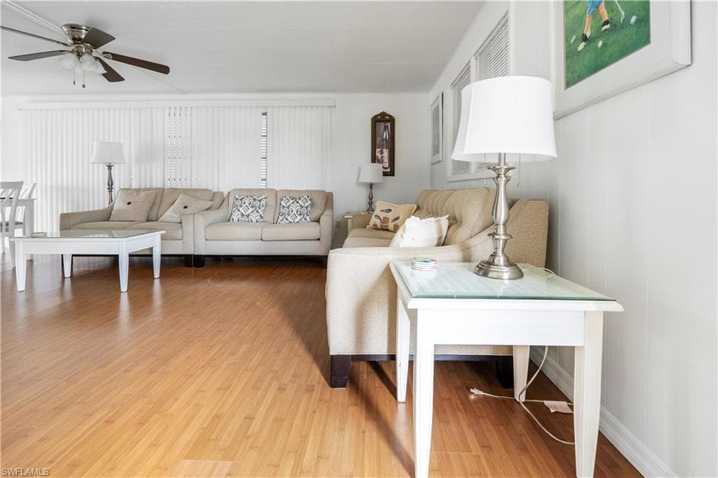 17 Saint Raphael DR-4