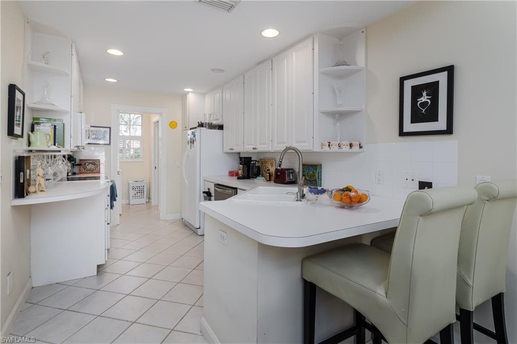 5353 Cove CIR-23