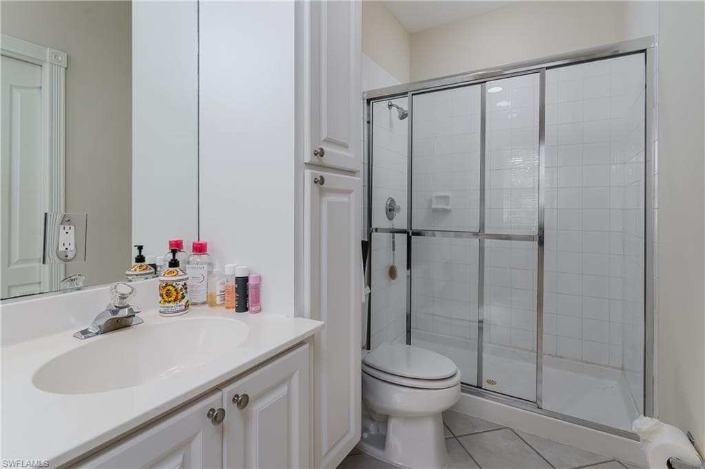 5353 Cove CIR-32