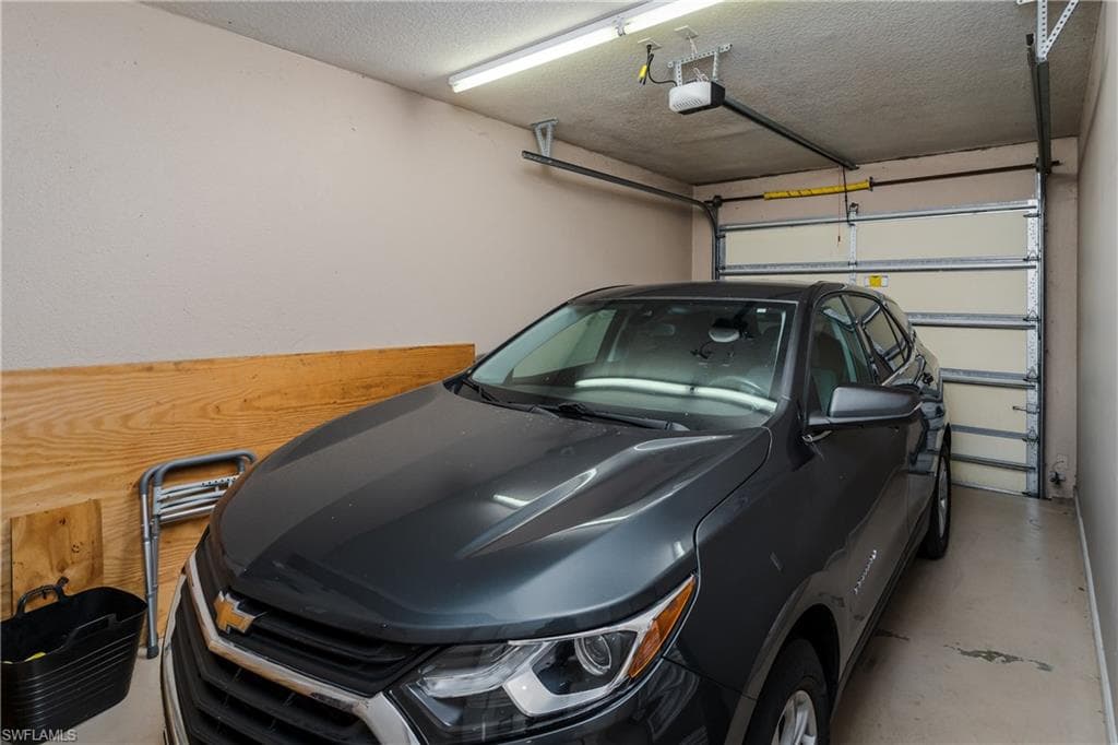 5353 Cove CIR-40