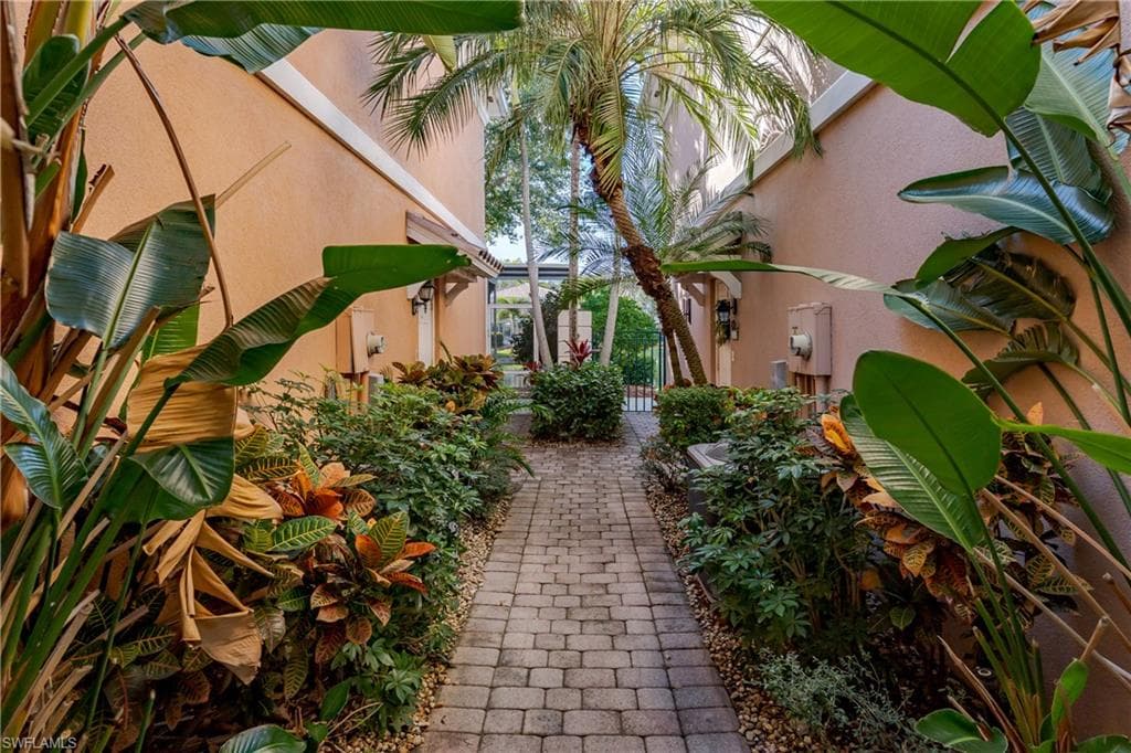 5353 Cove CIR-8