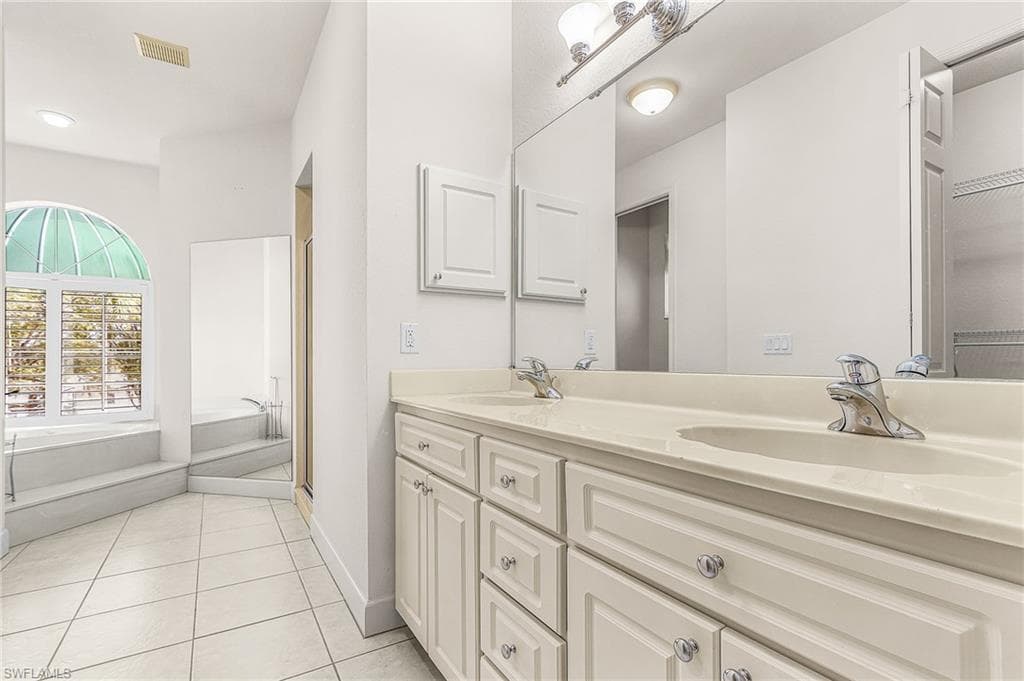 2123 Davis BLVD-11