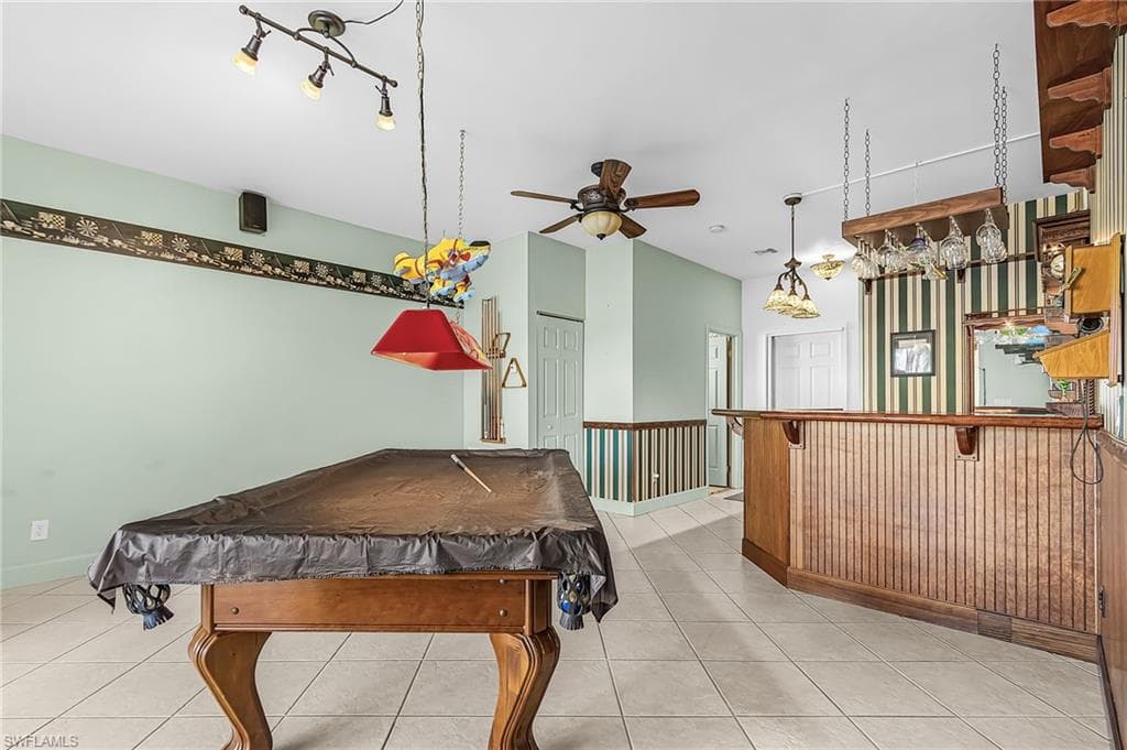 2123 Davis BLVD-19