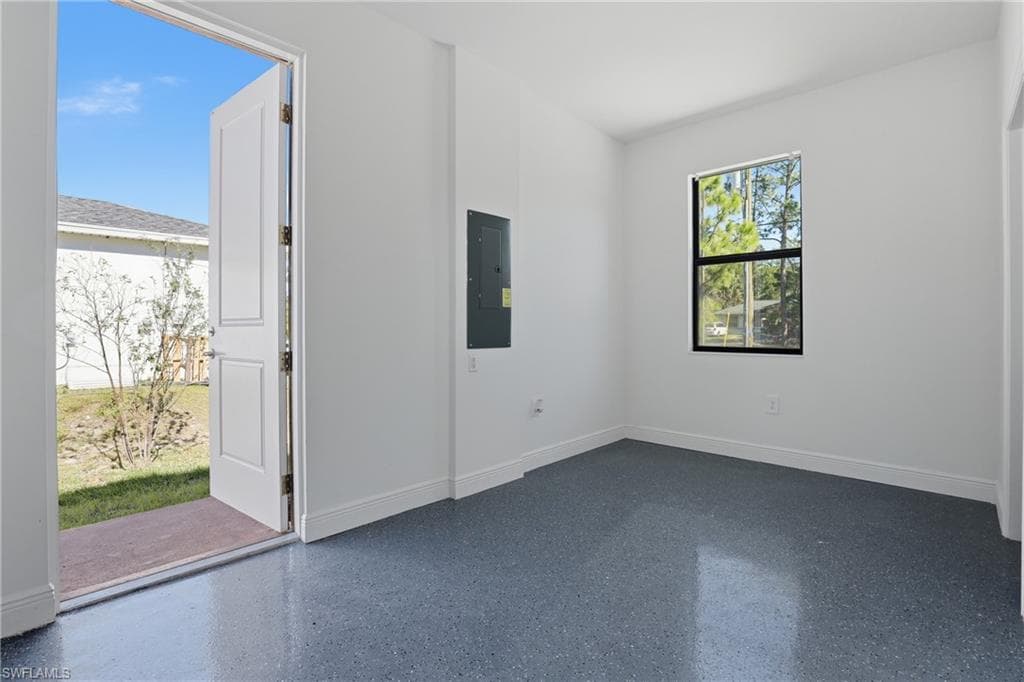 2167 Della DR-28